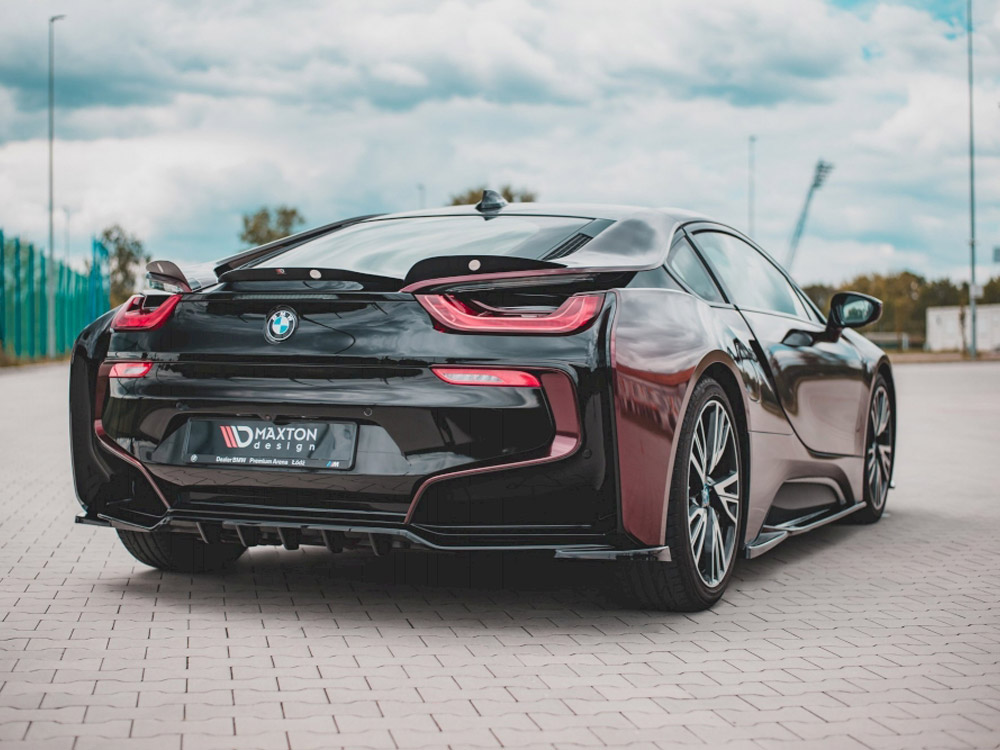 Central Rear Splitter (Vertical Bars) BMW i8 - 2 