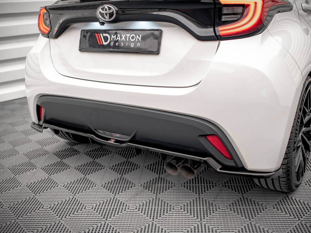 Rear Splitter V.2 (Vertical Bars) Toyota Yaris Mk4 - 3 