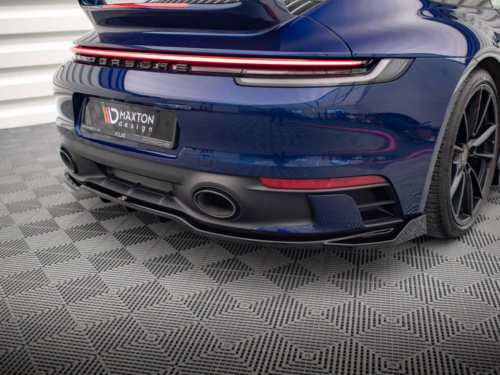 Central Rear Splitter (Vertical Bars) V.2 Porsche 911 Carrera Aero / Carrera GTS 992 - 3 