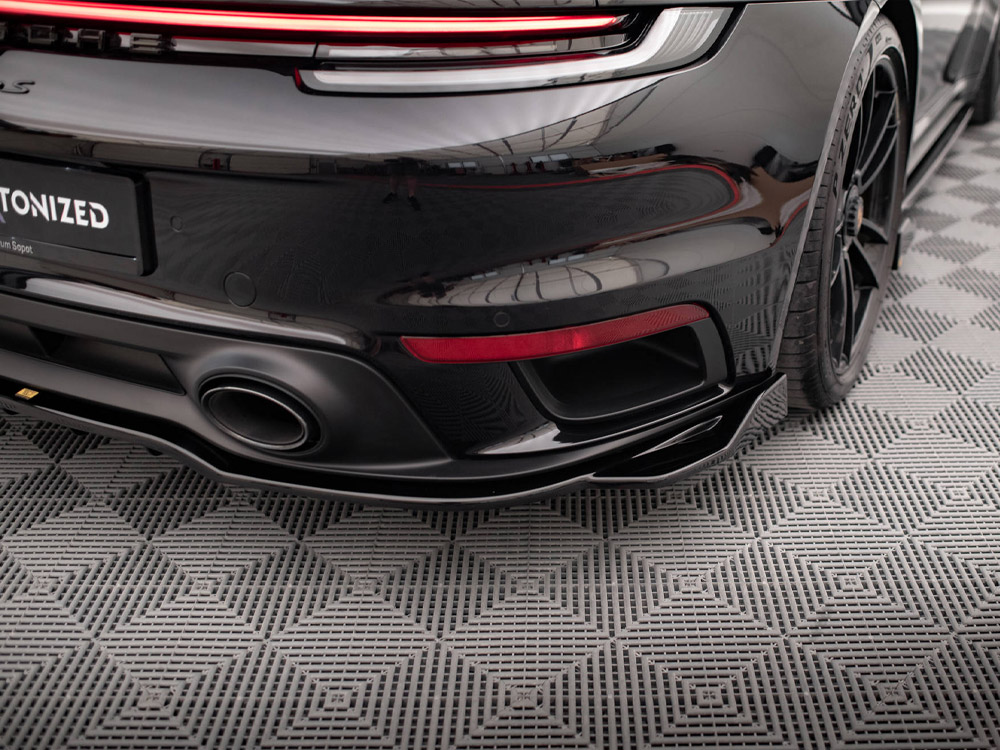 Central Rear Splitter (Vertical Bars) Porsche 911 Turbo S 992 - 6 