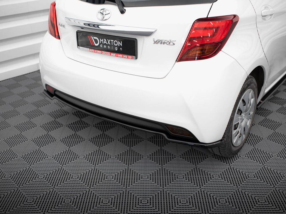 Central Rear Splitter Toyota Yaris Mk3 Facelift - 3 